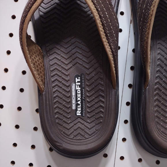 Bundle of Mens 12 Slip Ons - Picture 3 of 9